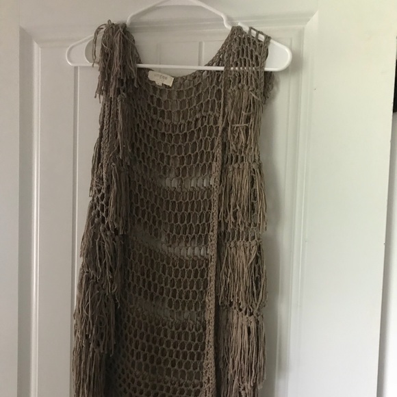 Umgee Fringe Vest - Picture 1 of 4